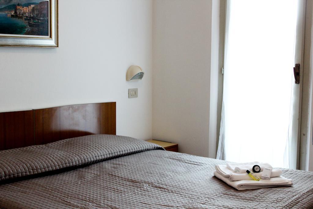 Hotel Leda リミニ 部屋 写真