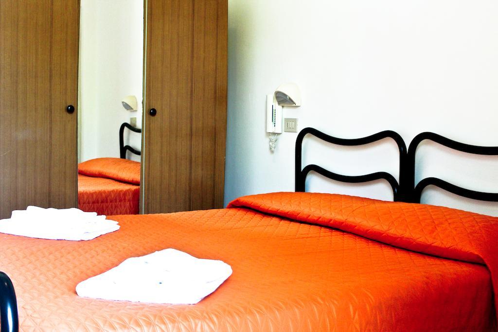 Hotel Leda リミニ 部屋 写真