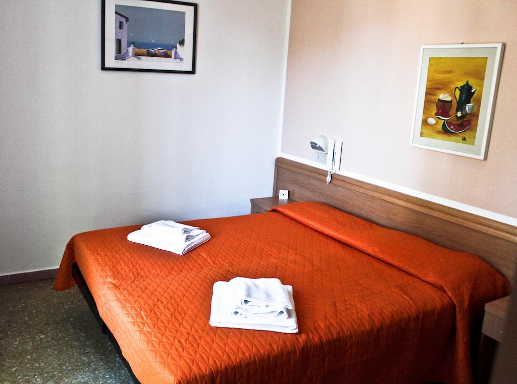 Hotel Leda リミニ 部屋 写真